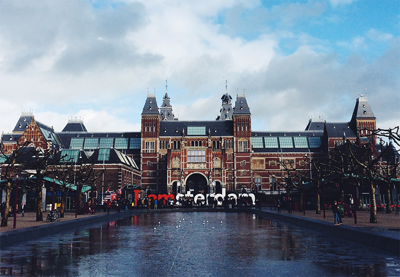 Paula Abrahao - 6 on 6: Welkom in Amsterdam