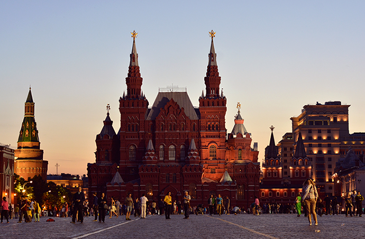 PaulaAbrahao - Red Square