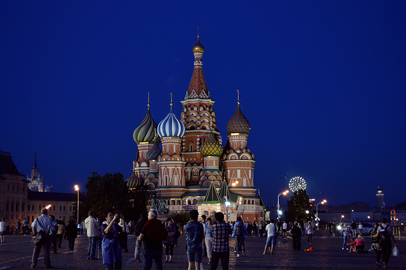 PaulaAbrahao - Red Square at night, Moscou